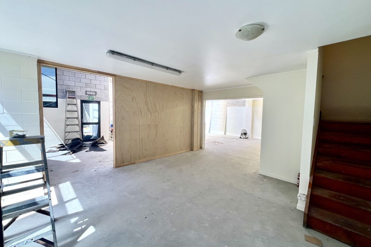 Tidy 196sqm Refurbished Industrial - Vista 6