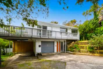 4 Rokewa Way, Paparangi