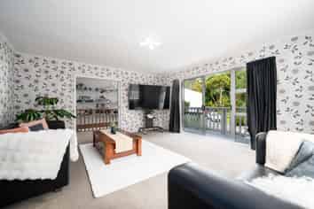 4 Rokewa Way, Paparangi