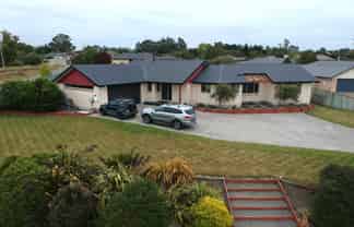 2 Blue Stone Drive, Waiareka Junction