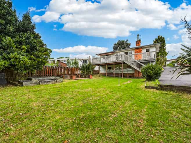 49 Tiroroa Avenue, Te Atatu South