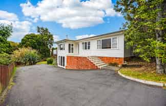 49 Tiroroa Avenue, Te Atatu South