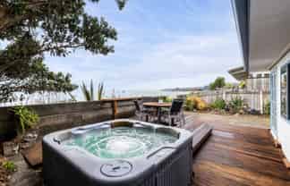 285 Clifton Road, Te Awanga