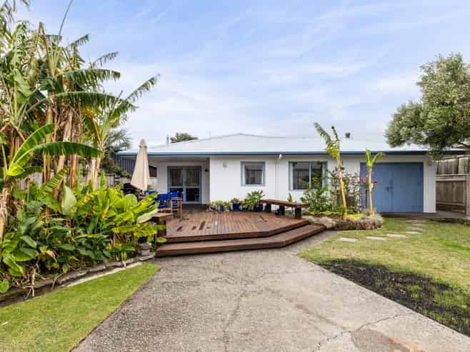 285 Clifton Road, Te Awanga