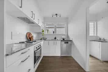 1/104 Titirangi Road, New Lynn