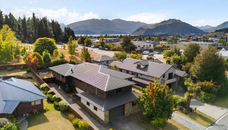4 Hillview Place, Wanaka