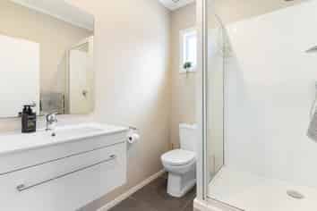 30 London Street, Te Atatu Peninsula