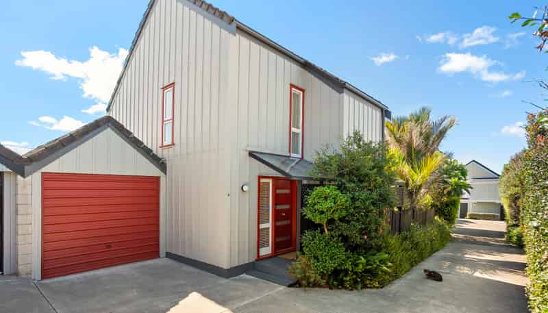 9B Eden View Road, Sandringham