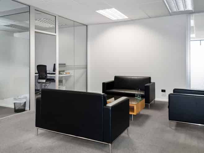 Level 1 office of 75 sqm + 1 secure car park