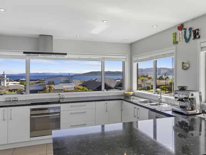 26 Ernest Kemp Rise, Wharewaka