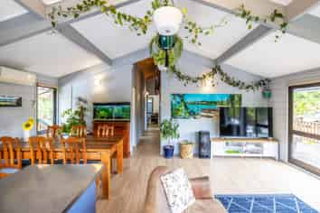 37C Ocean Road, Surfdale