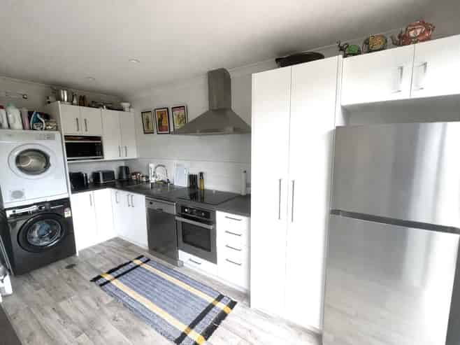 17 Ara Patukawenga, Tawa