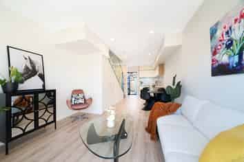 6/2A Mantra road, Massey