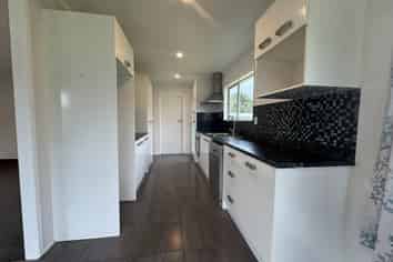 1 Belton Place, Hikurangi