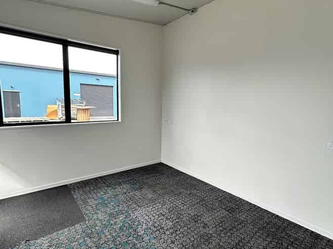 Quality warehouse with office in Rolleston