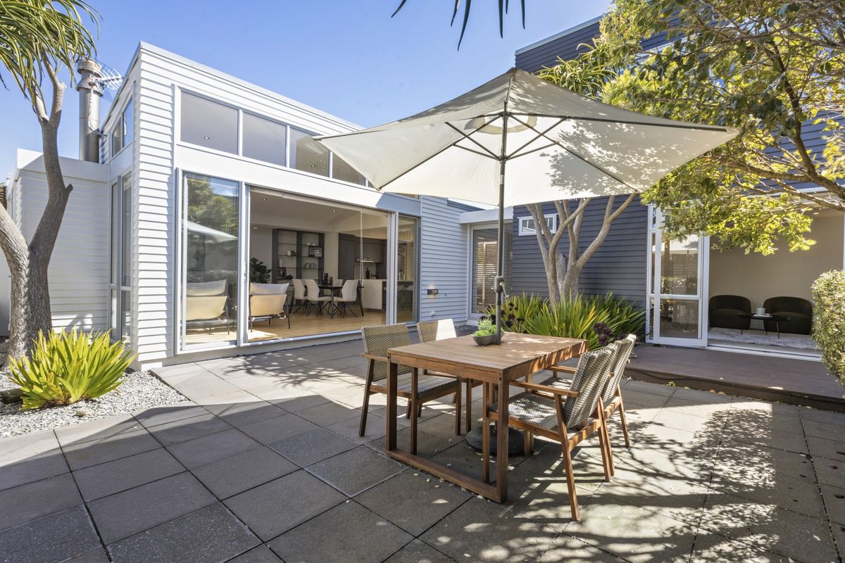 Contemporary Living Meets Coastal Charm