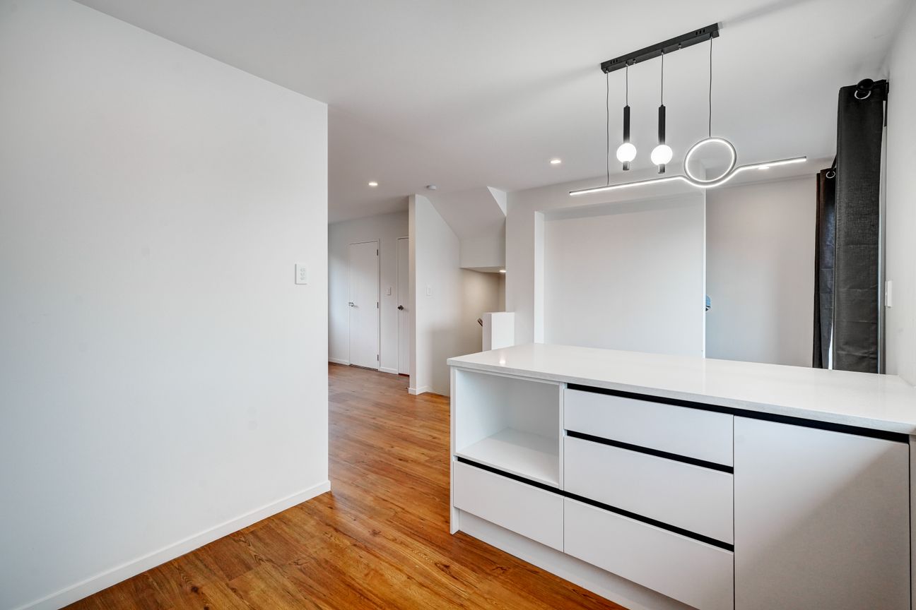 Family Home with Garage - Widok 5