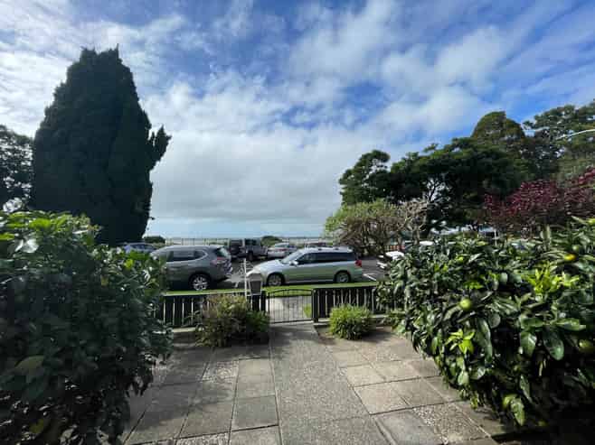 2/18 Cliff Road, Tauranga Central