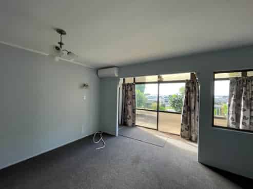 2/ Cliff Road, Tauranga Central