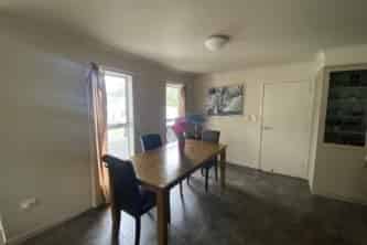 2/98A Riverside Road, Whataupoko