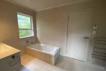 2/98A Riverside Road, Whataupoko