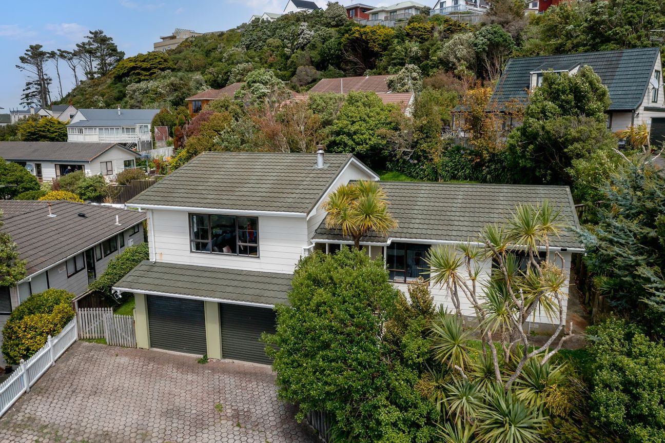Family Home— Spacious split-level in Broadmeadows - Vista 5