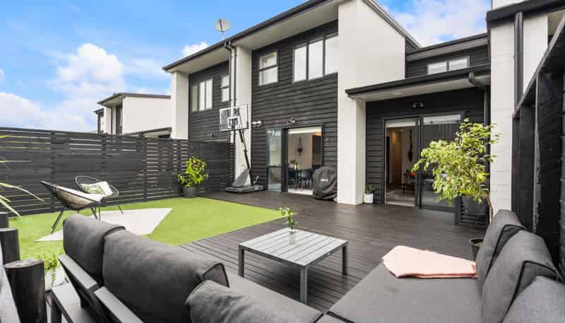 296 Jack Lachlan Drive, Beachlands