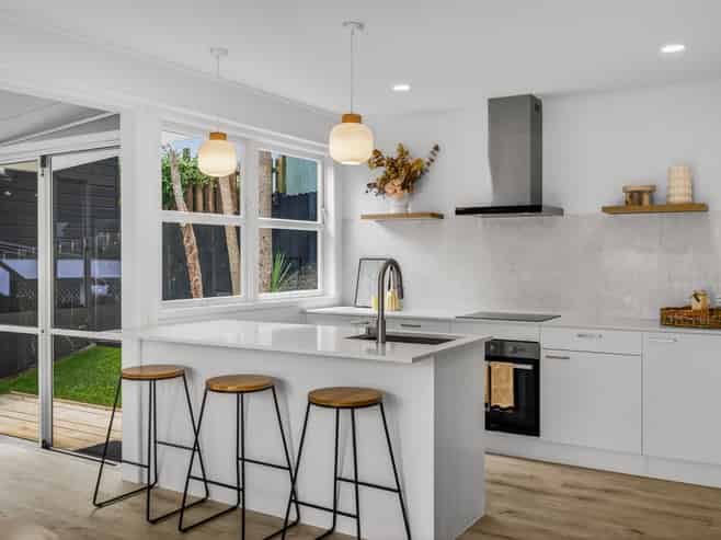 6 Kingsway Avenue, Sandringham