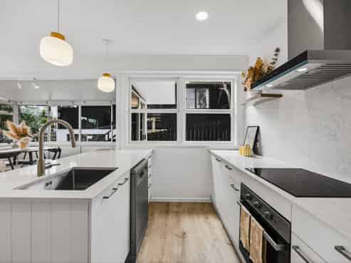 6 Kingsway Avenue, Sandringham