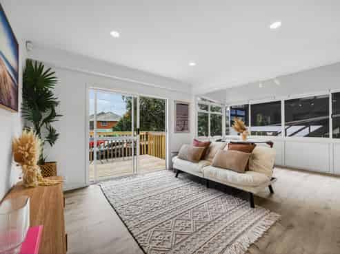 6 Kingsway Avenue, Sandringham