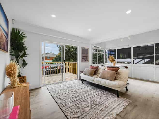 6 Kingsway Avenue, Sandringham