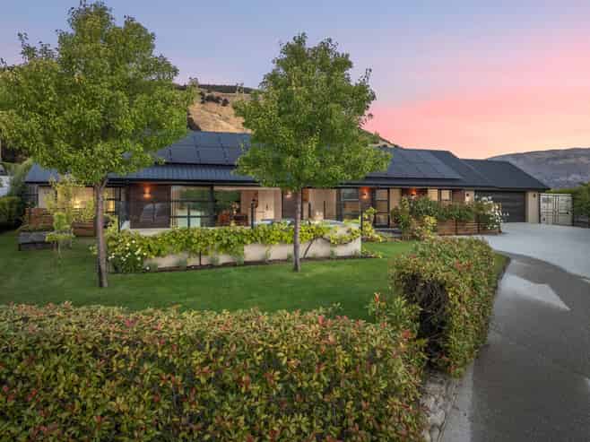 14 Islington Street, Wanaka