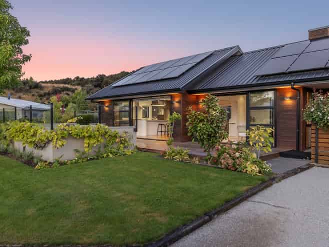 14 Islington Street, Wanaka