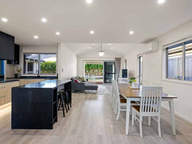 5 Kapua Crescent, Rototuna North