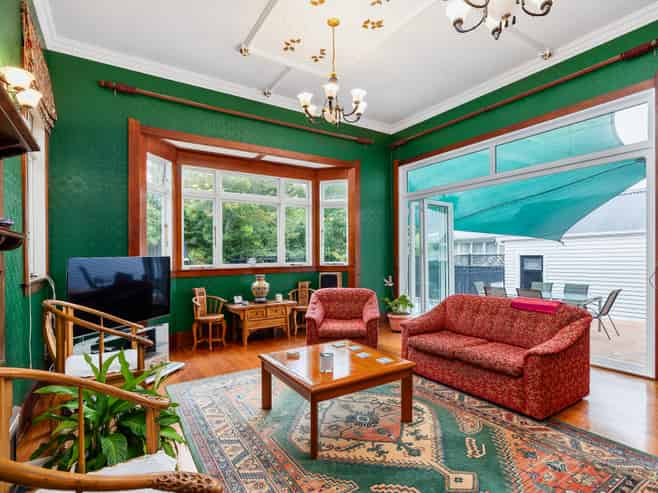 31 Lloyd Avenue, Mount Albert