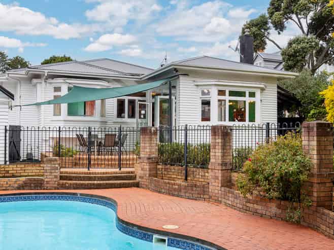 31 Lloyd Avenue, Mount Albert