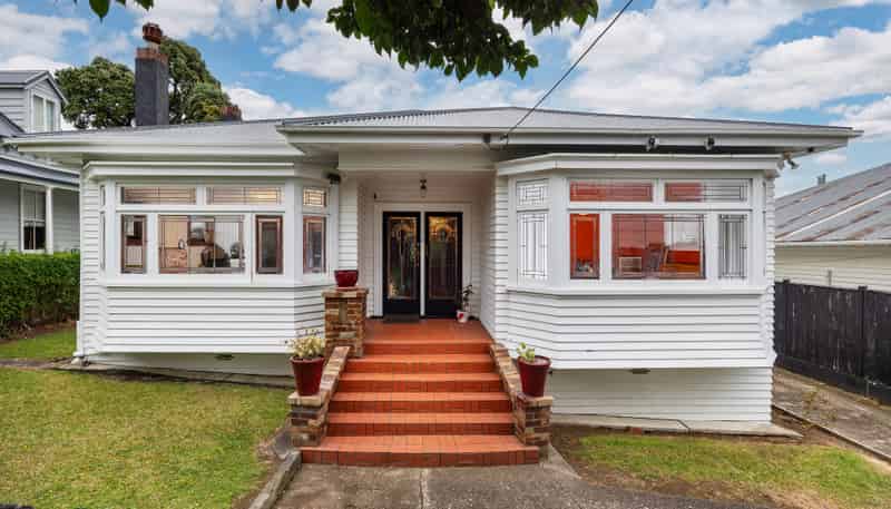 31 Lloyd Avenue, Mount Albert