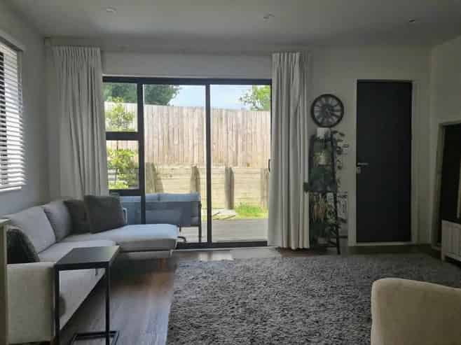 7/22 Coniston Avenue, Te Atatu South