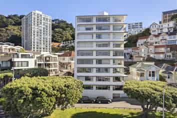 9/202 Oriental Parade, Oriental Bay