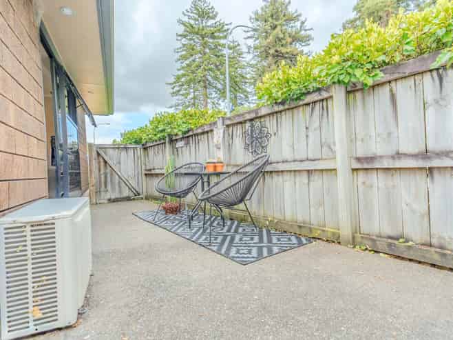 1/108 Old Farm Road, Hamilton East