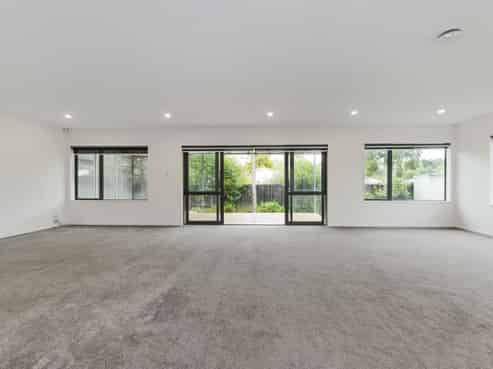 18B Riverpark Crescent, Henderson