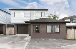 18B Riverpark Crescent, Henderson