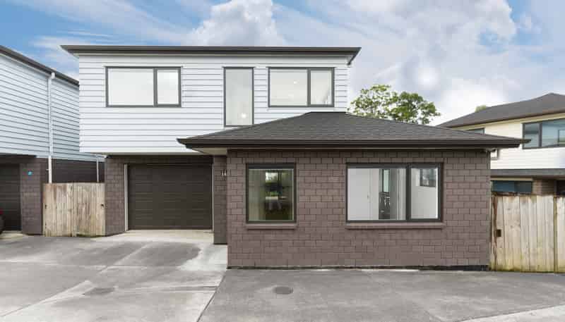 18B Riverpark Crescent, Henderson