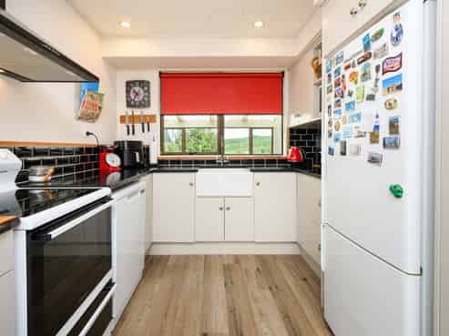 1528 State Highway 14, Maungatapere