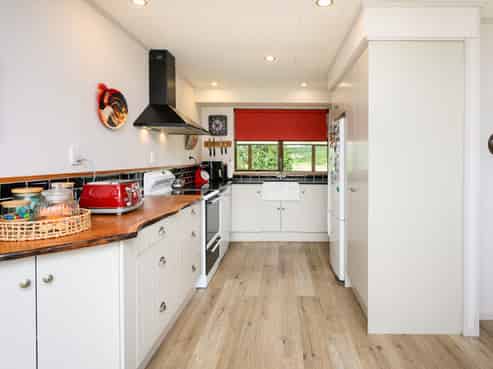 1528 State Highway 14, Maungatapere