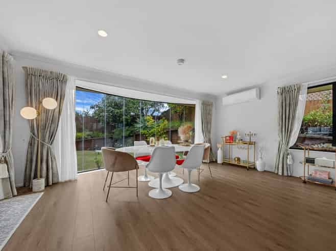 24 St Clair Place, Browns Bay