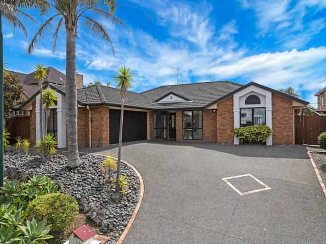 24 St Clair Place, Browns Bay