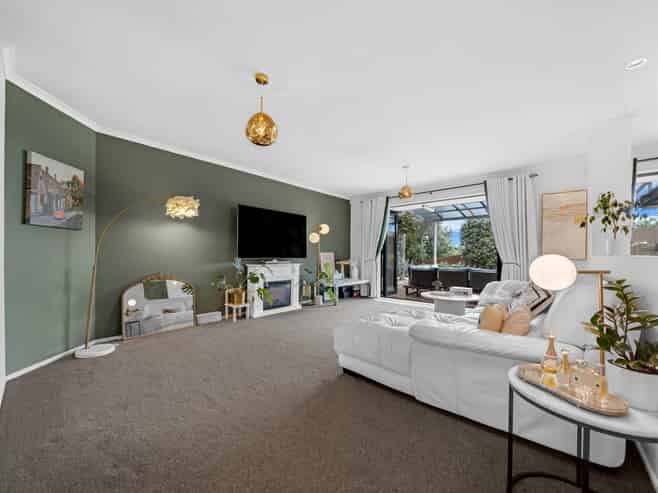 24 St Clair Place, Browns Bay