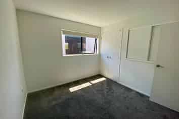 8/19 Karamu Street, Te Atatu Peninsula