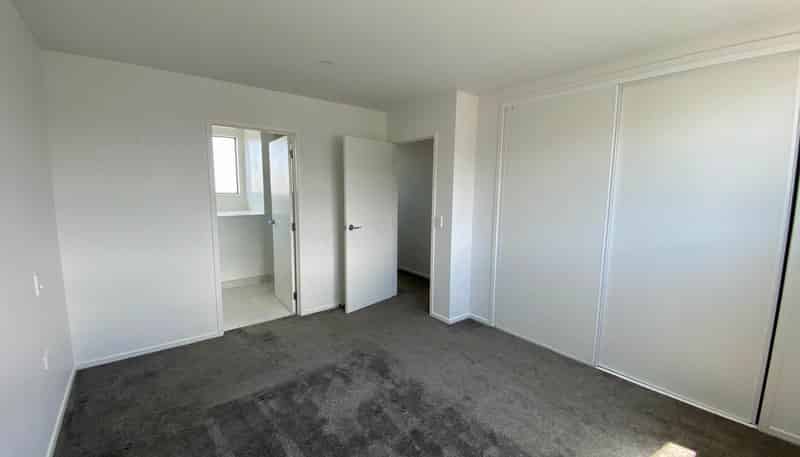 8/19 Karamu Street, Te Atatu Peninsula